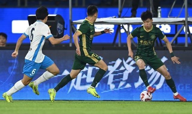 【中超】王钰栋世界波弗兰克点射 浙江2比1西海岸